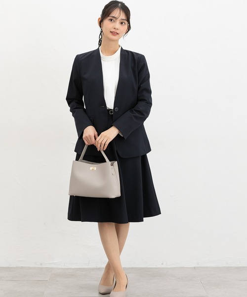 Honeys（ハニーズ）の「【ストレッチ・ウォッシャブル・イージーケア】カラーレスジャケット（ノーカラージャケット・レディース・ライトグレー系2/ダークベージュ/ネイビー/ライトグレー系1/ブラック・3L/L/LL/M/S）」の13枚目の写真