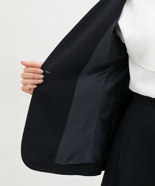 Honeys（ハニーズ）の「【ストレッチ・ウォッシャブル・イージーケア】カラーレスジャケット（ノーカラージャケット・レディース・ライトグレー系2/ダークベージュ/ネイビー/ライトグレー系1/ブラック・3L/L/LL/M/S）」の15枚目の写真