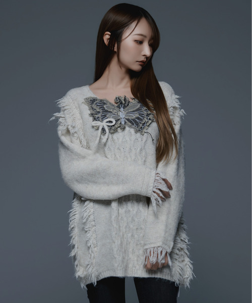.KOM（ドットコム）の「『.KOM/ドットケーオーエム』蝶デザインニット【GC】（ニット/セーター・レディース・アイボリー/グレー・FREE）」の3枚目の写真