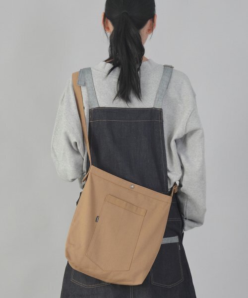 SAINTCREW(セントクルー)の「ダウンタウン M クロスバッグ DMC-120 キャメル(メッセンジャーバッグ・メンズ・その他・フリー)」の4枚目の写真