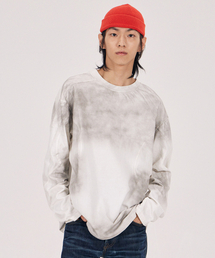 AT THE MOMENT（アットザモーメント）の「Dirty Washed Cut Long Sleeve T-Shirt_White（Tシャツ/カットソー）」