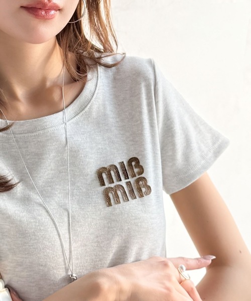 mily bilet（ミウィビレット）の「【mily bilet】スタイルよく、着心地いい。絶対使えるシンプルT♪ワッペンコンパクトTシャツ（半袖）（Tシャツ/カットソー・レディース・オートミール/ホワイト×ネイビー/ブラック×ベージュ/ホワイト×ブルー/ホワイト×レッド・LARGE/MEDIUM/SMALL/X-LARGE）」の5枚目の写真