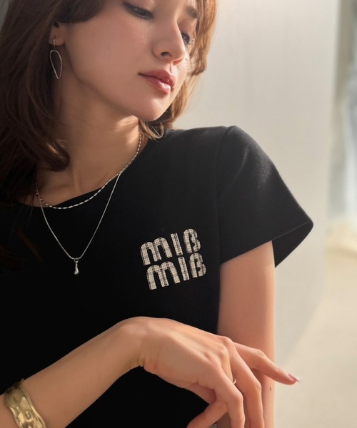 mily bilet（ミウィビレット）の「【mily bilet】スタイルよく、着心地いい。絶対使えるシンプルT♪ワッペンコンパクトTシャツ（半袖）（Tシャツ/カットソー・レディース・オートミール/ホワイト×ネイビー/ブラック×ベージュ/ホワイト×ブルー/ホワイト×レッド・LARGE/MEDIUM/SMALL/X-LARGE）」の14枚目の写真