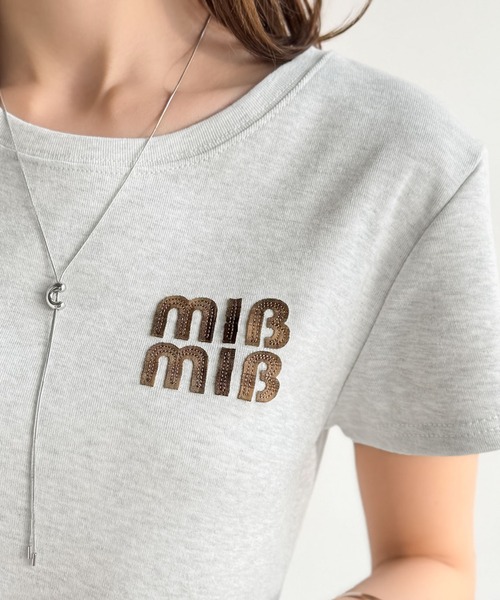 mily bilet（ミウィビレット）の「【mily bilet】スタイルよく、着心地いい。絶対使えるシンプルT♪ワッペンコンパクトTシャツ（半袖）（Tシャツ/カットソー・レディース・オートミール/ホワイト×ネイビー/ブラック×ベージュ/ホワイト×ブルー/ホワイト×レッド・LARGE/MEDIUM/SMALL/X-LARGE）」の6枚目の写真