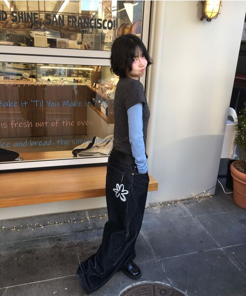 DAMISH(ダミシュ)の「フラワースプレーコーデュロイバルーンパンツ_ネイビー(その他パンツ・レディース・ネイビー・LARGE/MEDIUM/SMALL)」の8枚目の写真
