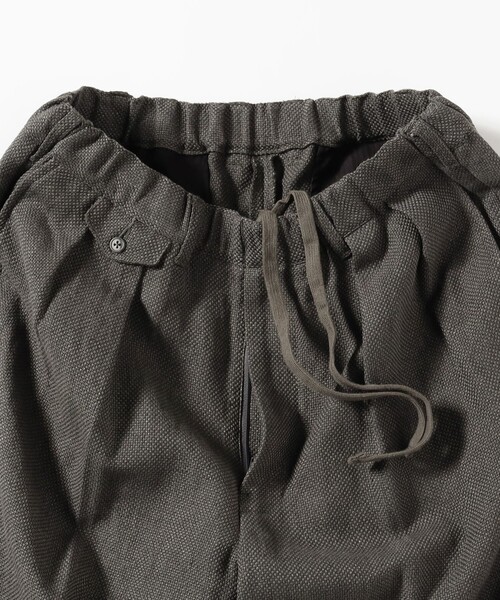 BEAMS PLUS(ビームスプラス)の「2 Pleats Relax Trousers COTTON Linen(その他パンツ・メンズ・グレー/オフホワイト/ネイビー・X-LARGE/LARGE/MEDIUM/SMALL)」の16枚目の写真
