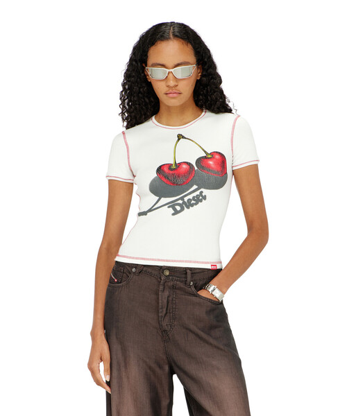 DIESEL(ディーゼル)の「ウィメンズ Tシャツ SV-T-ELE-CHER(Tシャツ/カットソー・レディース・ホワイト系その他/ブラック系その他・LARGE/SMALL/MEDIUM)」の16枚目の写真