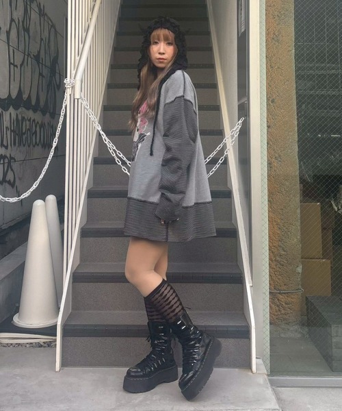 Candy Stripper（キャンディストリッパー）の「HYPERLINK SWITCHED BORDER トップス（Tシャツ/カットソー・レディース・ヘザーグレー/ブラック・FREE）」の11枚目の写真