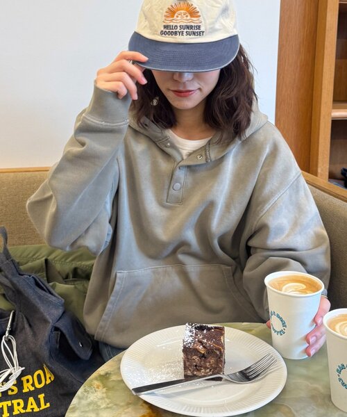 CIAOPANIC TYPY(チャオパニックティピー)の「【UNISEX】スプレー加工ヘンリースナップフーディー(パーカー・レディース・ブラック/ピンク/ベージュ・MEDIUM/LARGE)」の22枚目の写真