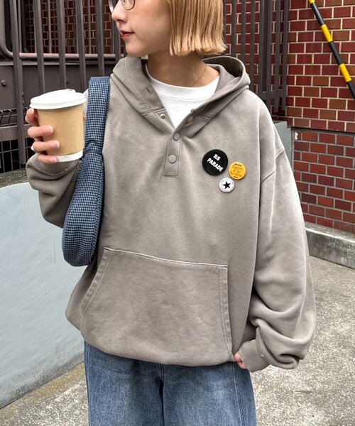 CIAOPANIC TYPY(チャオパニックティピー)の「【UNISEX】スプレー加工ヘンリースナップフーディー(パーカー・レディース・ブラック/ピンク/ベージュ・MEDIUM/LARGE)」の20枚目の写真
