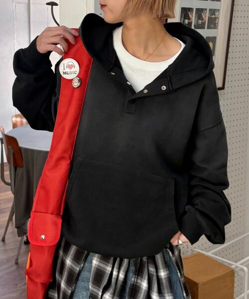 CIAOPANIC TYPY(チャオパニックティピー)の「【UNISEX】スプレー加工ヘンリースナップフーディー(パーカー・レディース・ブラック/ピンク/ベージュ・MEDIUM/LARGE)」の17枚目の写真