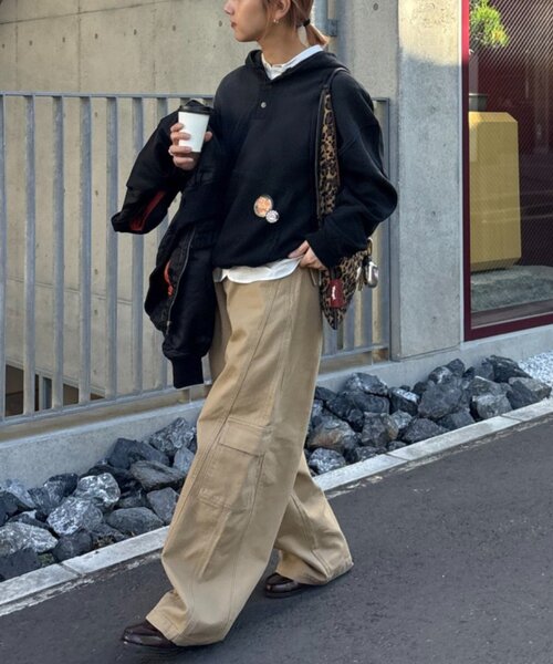 CIAOPANIC TYPY(チャオパニックティピー)の「【UNISEX】スプレー加工ヘンリースナップフーディー(パーカー・レディース・ブラック/ピンク/ベージュ・MEDIUM/LARGE)」の8枚目の写真