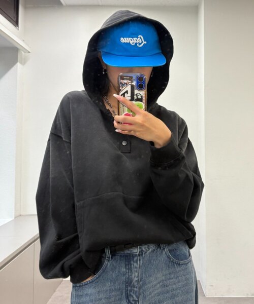 CIAOPANIC TYPY(チャオパニックティピー)の「【UNISEX】スプレー加工ヘンリースナップフーディー(パーカー・レディース・ブラック/ピンク/ベージュ・MEDIUM/LARGE)」の9枚目の写真