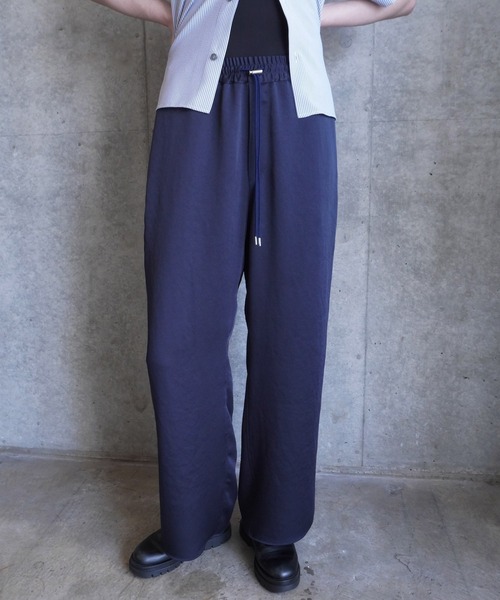 G.V.G.V.(ジーヴィージーヴィー)の「SATIN PANTS(その他パンツ・レディース・ネイビー/バーガンディー・36/38)」の2枚目の写真