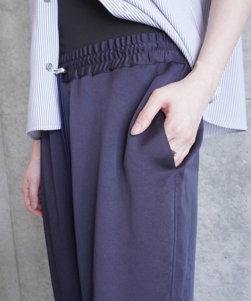 G.V.G.V.(ジーヴィージーヴィー)の「SATIN PANTS(その他パンツ・レディース・ネイビー/バーガンディー・36/38)」の18枚目の写真