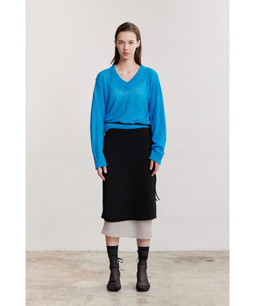 AFTERHOURS(アフターアワーズ)の「SEE-THROUGH V-NECK KNIT TOP (BLUE)(ニット/セーター・レディース・その他・FREE)」の2枚目の写真
