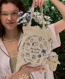 NONLOCAL（ノンローカル）の「[ノンローカルxイーサックバッグ] Seaside Hand Drawing Eco Bag - Cream（ショルダーバッグ）」