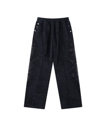 UNKNOWN LONDON（アンノウン・ロンドン）の「スエットパンツ｜Dagger Cross Leather Patch Baggy Jogger Pants｜Unknown London（スウェットパンツ）」