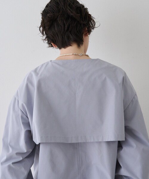 EMMA　ROUGE VIF（エマルージュヴィフ）の「【撥水・防花粉加工】【一部店舗限定】キャンディスリーブショートトレンチコート/春服/春アウター/通勤/ショート丈/フェミニン/モード/手洗い可能/雨の日（トレンチコート・レディース・ベージュ/グレイッシュブルー・フリー）」の15枚目の写真