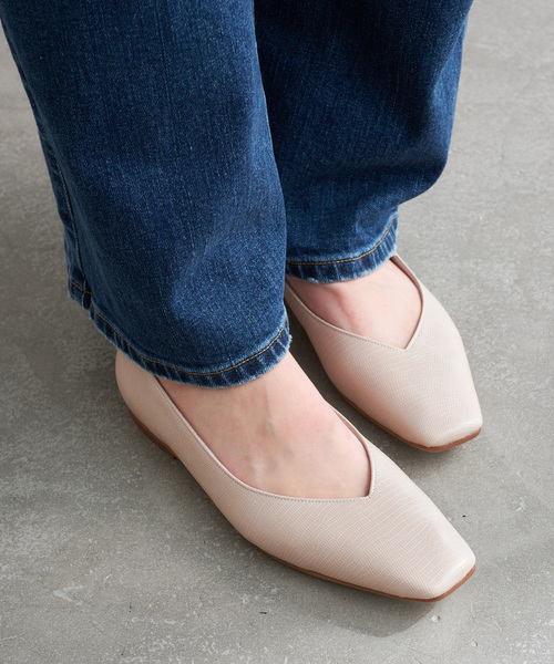 LE TALON（ルタロン）の「≪追加≫スクエアVカットフラット（その他シューズ・レディース・シルバー/アイボリー/ブルー系その他・24.5cm/24cm/23.5cm/23cm/25cm/22.5cm/22cm/21.5/21/25.5cm）」の2枚目の写真