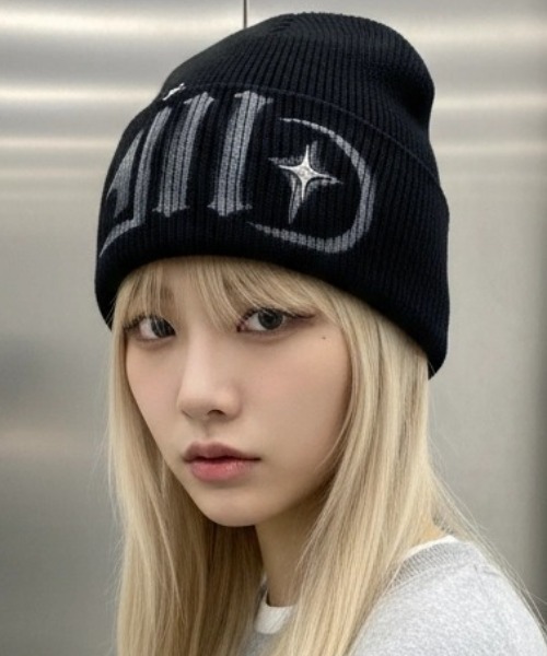 A'GEM/9 × .kom 『.KOM/ドットケーオーエム』 Graffiti Logo Beanie
