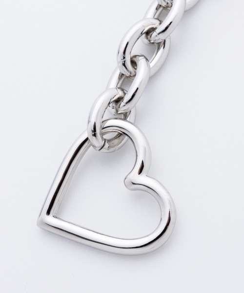 BASICKS(ベイシックス)の「【BASICKS】Heart Bracelet (Medium Link)(ブレスレット・メンズ・シルバー/ゴールド・M)」の4枚目の写真
