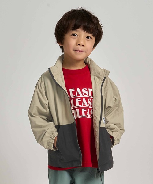 b・ROOM(ビールーム)の「【スクール対応】【撥水・防汚・耐久・UV】収納袋付マウンテンパーカー(反射シート付き)(ブルゾン・キッズ・ベージュ/ベージュ系その他/アイボリー/カーキ/ブラック/ダークオレンジ/ブルーグレー/ブルーグリーン/チャコール/ダークグレー・150cm/110cm/100cm/130cm/120cm/140cm)」の7枚目の写真