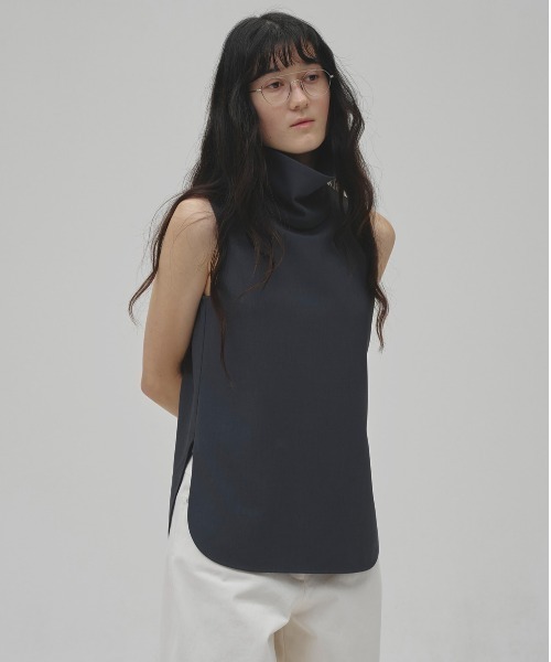 TODAYFUL(トゥデイフル)の「Twill Turtle Tops(Tシャツ/カットソー・レディース・ブルー系その他/グレイッシュベージュ/ブラック・FREE)」の1枚目の写真