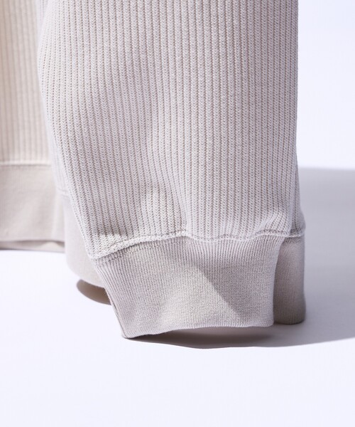 ABAHOUSE（アバハウス）の「クォーターゲージニット クルーネックスウェット / リラックスフィット（スウェット・メンズ・チャコールグレー/ブラック/サックスブルー/アイボリー・48/46）」の9枚目の写真