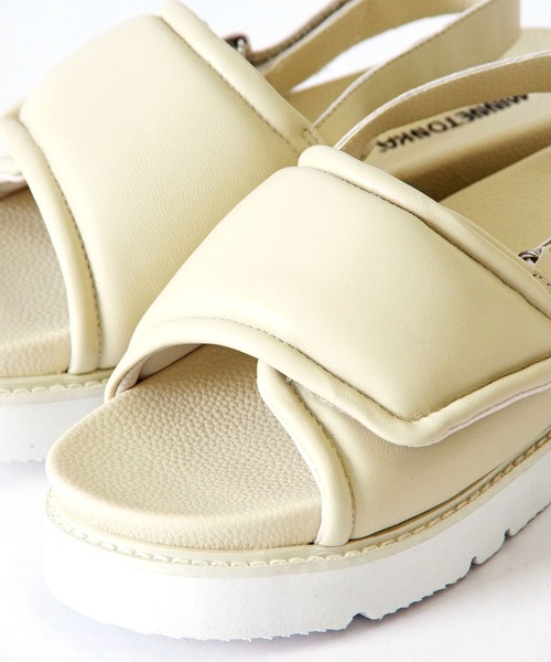 Minnetonka(ミネトンカ)の「MINNETONKA(ミネトンカ) /パファーサンダル 26M04(サンダル・レディース・ゴールド/シルバー/ブラック/アイボリー・8/7/6/5/9)」の9枚目の写真