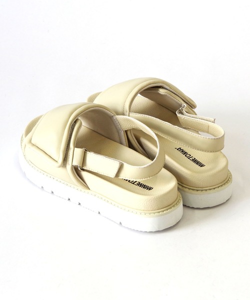Minnetonka(ミネトンカ)の「MINNETONKA(ミネトンカ) /パファーサンダル 26M04(サンダル・レディース・ゴールド/シルバー/ブラック/アイボリー・8/7/6/5/9)」の10枚目の写真