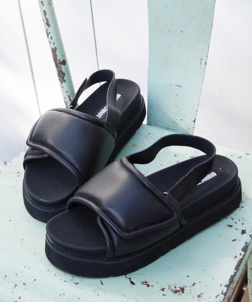 Minnetonka(ミネトンカ)の「MINNETONKA(ミネトンカ) /パファーサンダル 26M04(サンダル・レディース・ゴールド/シルバー/ブラック/アイボリー・8/7/6/5/9)」の18枚目の写真