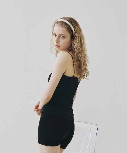 FUULLY STUDIO（フーリィーステューディオ）の「カップ付きベアキャミ/接触冷感（チューブトップ・レディース・ブラック/チャコールグレー/ナチュラル・FREE）」の10枚目の写真