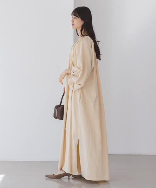 venit(ヴェニット)の「《NOBLE別注》【洗える】venit/ヴェニット コットンシルクバルーンスリーブワンピース(ワンピース・レディース・ベージュ/ブラック/グリーン・38)」の12枚目の写真