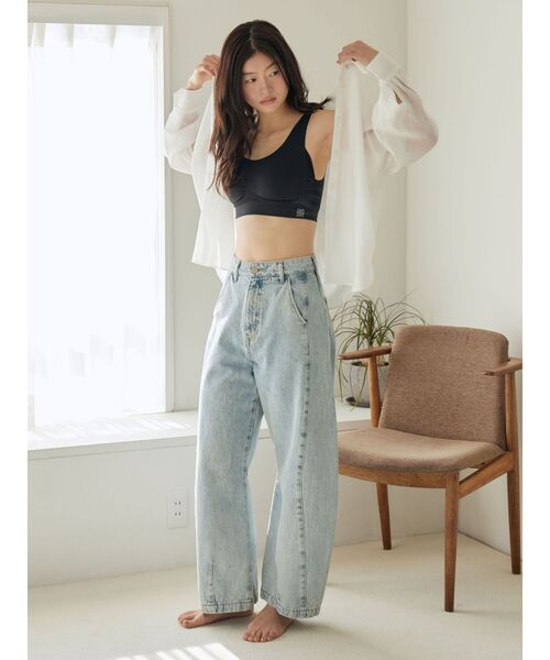 LAGUNAMOON(ラグナムーン)の「セミワイドカーブデニムパンツ(デニムパンツ・レディース・ライトブルー/インディゴブルー・MEDIUM/SMALL)」の16枚目の写真