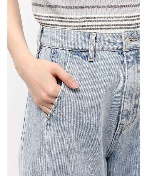 LAGUNAMOON(ラグナムーン)の「セミワイドカーブデニムパンツ(デニムパンツ・レディース・ライトブルー/インディゴブルー・MEDIUM/SMALL)」の3枚目の写真