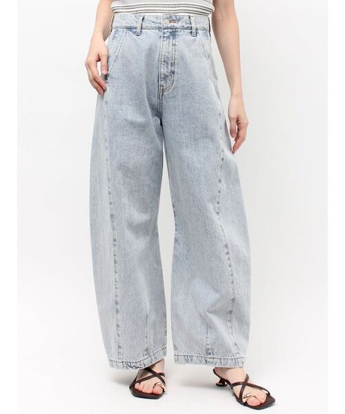 LAGUNAMOON(ラグナムーン)の「セミワイドカーブデニムパンツ(デニムパンツ・レディース・ライトブルー/インディゴブルー・MEDIUM/SMALL)」の9枚目の写真