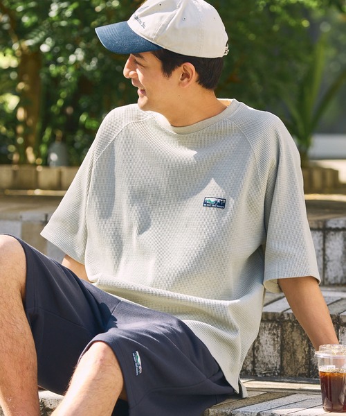 THE CRAFT CREW PRODUCTS(ザクラフトクループロダクツ)の「【UNNOTICEシリーズ】ファンクショナルファブリック ヘビーワッフル ラグランスリーブ 半袖Tシャツ / 抗菌防臭・UVカット【THE CRAFT CREW PRODUCTS】(Tシャツ/カットソー・メンズ・オフホワイト/アッシュグレー/ブラック/グレイッシュベージュ/ダークネイビー/グリーン系/チャコール/ブラック系・S/M/L)」の7枚目の写真