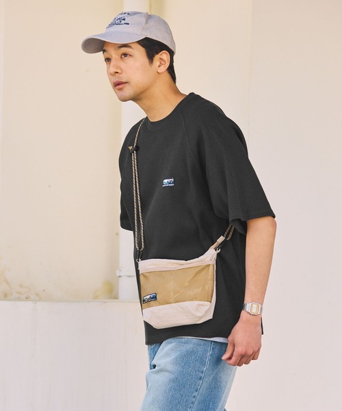 THE CRAFT CREW PRODUCTS(ザクラフトクループロダクツ)の「【UNNOTICEシリーズ】ファンクショナルファブリック ヘビーワッフル ラグランスリーブ 半袖Tシャツ / 抗菌防臭・UVカット【THE CRAFT CREW PRODUCTS】(Tシャツ/カットソー・メンズ・オフホワイト/アッシュグレー/ブラック/グレイッシュベージュ/ダークネイビー/グリーン系/チャコール/ブラック系・S/M/L)」の13枚目の写真