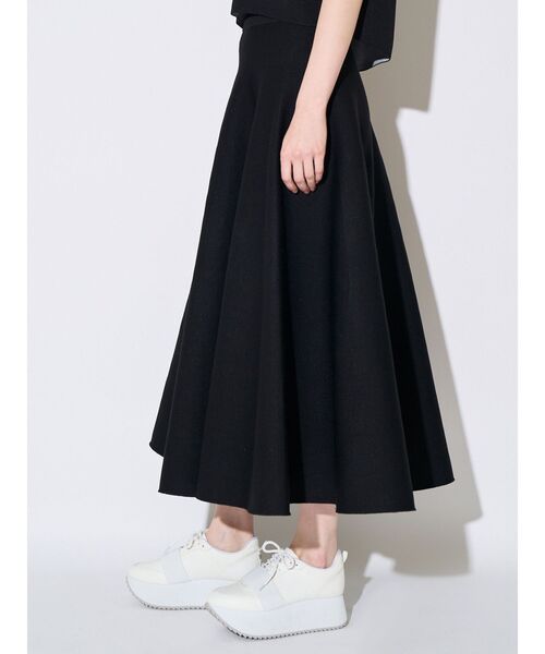 ELENDEEK（エレンディーク）の「ニットフレアスカート（スカート・レディース・オフホワイト/ネイビー/ブラック・FREE）」の15枚目の写真