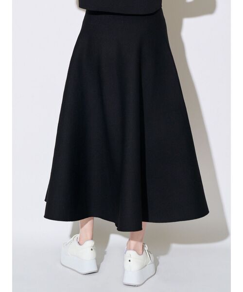 ELENDEEK（エレンディーク）の「ニットフレアスカート（スカート・レディース・オフホワイト/ネイビー/ブラック・FREE）」の16枚目の写真