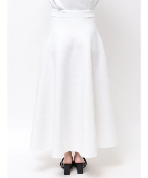 ELENDEEK（エレンディーク）の「ニットフレアスカート（スカート・レディース・オフホワイト/ネイビー/ブラック・FREE）」の8枚目の写真