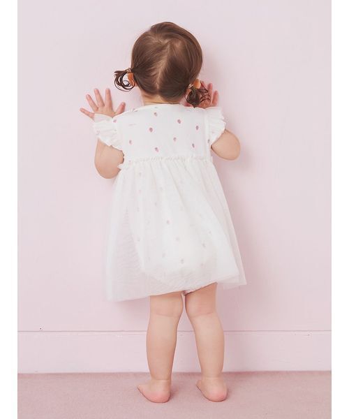 gelato pique(ジェラートピケ)の「【ラッピング済み】【BABY】ストロベリー柄チュールロンパース&スタイSET(ベビーギフト・キッズ・オフホワイト・70/80)」の4枚目の写真