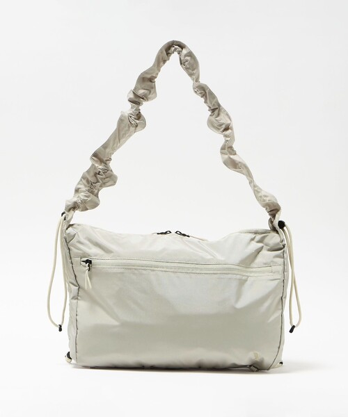 AIGLE(エーグル)の「<AIGLE> Deformation BAG(ショルダーバッグ・レディース・オフホワイト/ネイビー・FREE)」の21枚目の写真