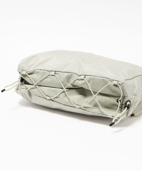 AIGLE(エーグル)の「<AIGLE> Deformation BAG(ショルダーバッグ・レディース・オフホワイト/ネイビー・FREE)」の18枚目の写真
