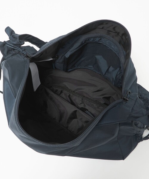 AIGLE(エーグル)の「<AIGLE> Deformation BAG(ショルダーバッグ・レディース・オフホワイト/ネイビー・FREE)」の7枚目の写真