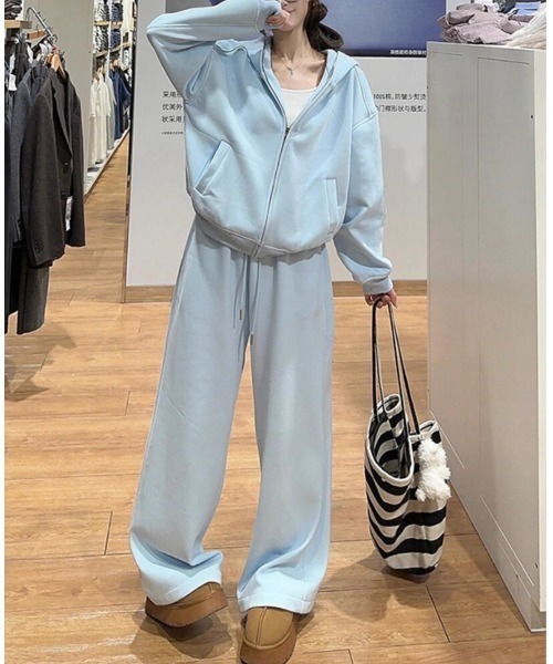 FAVORITO(ファヴォリート)の「パーカーワイドパンツセットアップ(セットアップ・レディース・ブラック/グレー/ブルー/ピンク/ベージュ・M/L/S)」の4枚目の写真