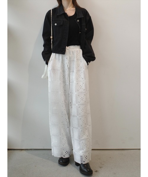amel（エイメル）の「パネルレース ワイドパンツ ｜ ホワイト（その他パンツ・レディース・ホワイト・FREE）」の2枚目の写真