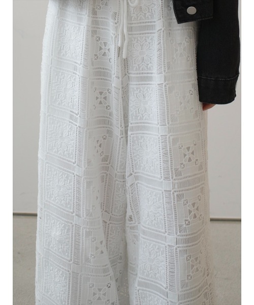amel（エイメル）の「パネルレース ワイドパンツ ｜ ホワイト（その他パンツ・レディース・ホワイト・FREE）」の13枚目の写真