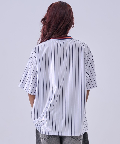 FUBU( フブ)の「FUBU フブ ブランド Patch V Neck TShirts/パッチVネックTシャツ(Tシャツ/カットソー・メンズ・ブラック/レオパード/ホワイト・L/M/XXL/XL)」の5枚目の写真